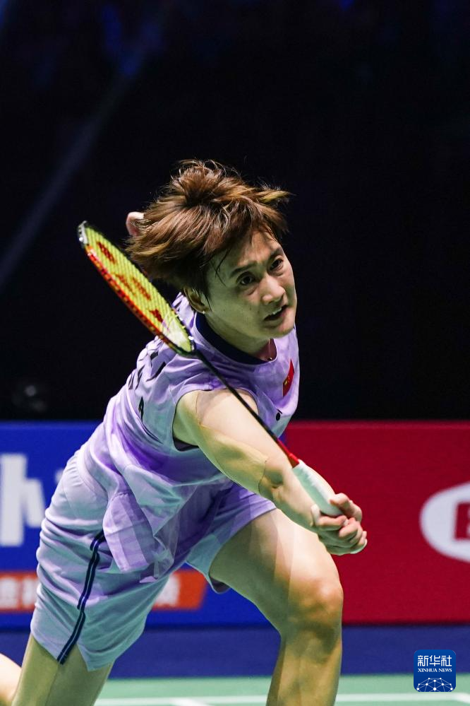 斯头上很不 斯头上很不